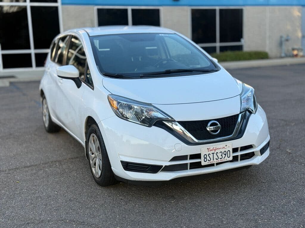 2017 NISSAN Versa