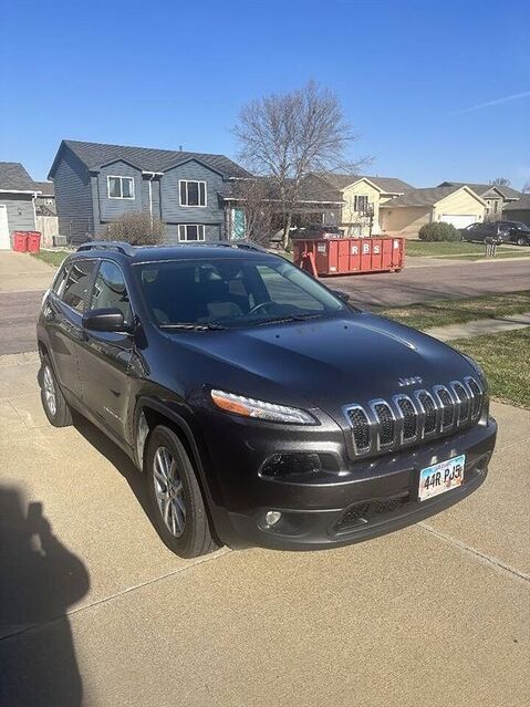 2017 JEEP Cherokee