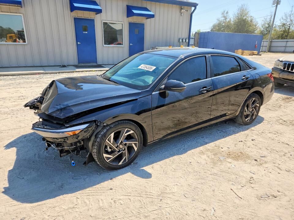 2024 HYUNDAI Elantra