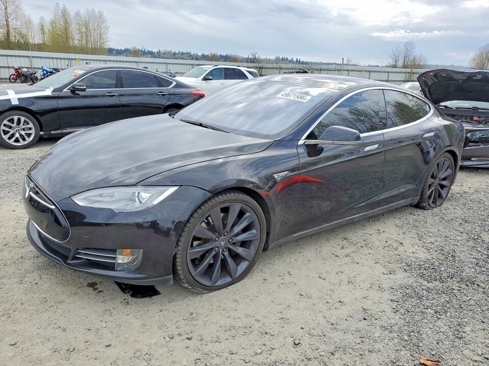 2015 TESLA Model S
