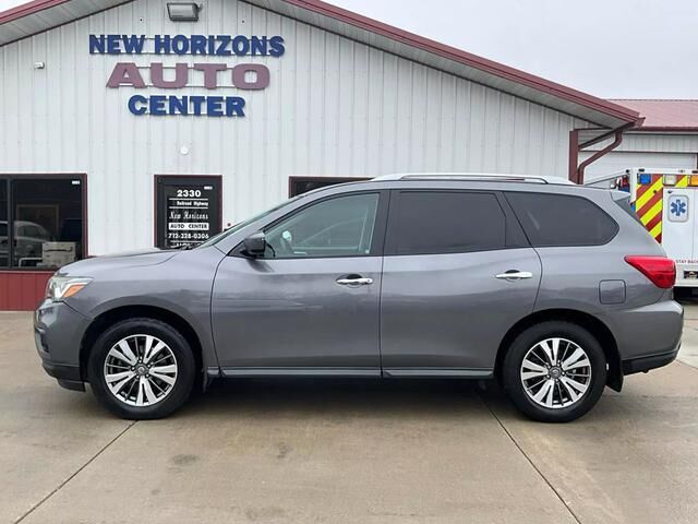 2017 NISSAN Pathfinder