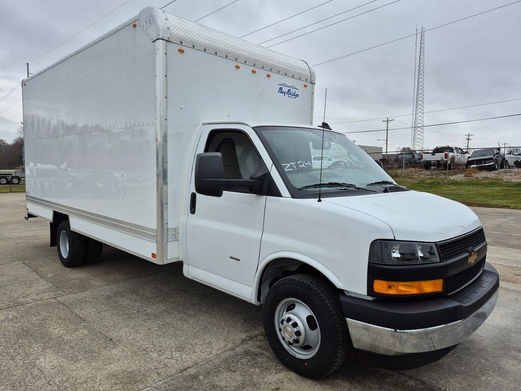 2025 CHEVROLET Express