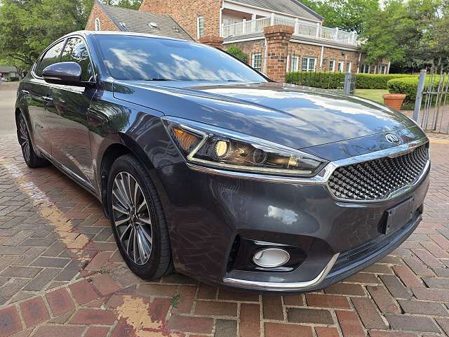 2017 KIA Cadenza