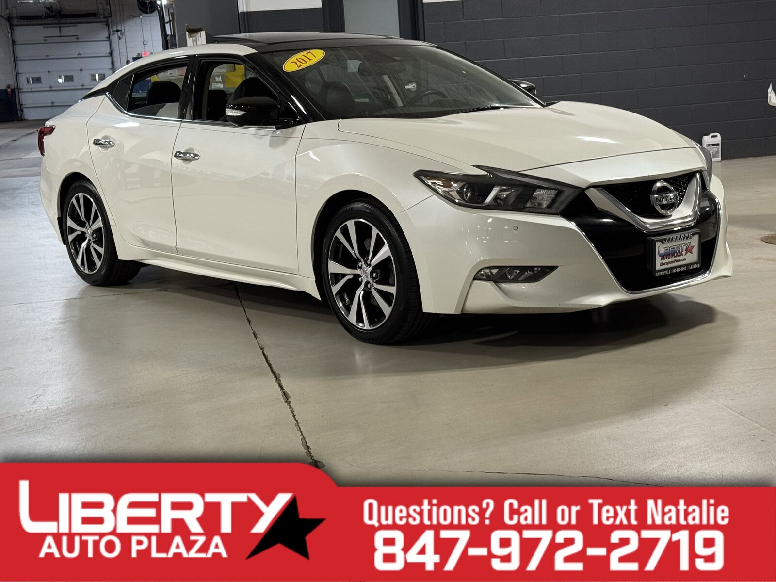 2017 NISSAN Maxima