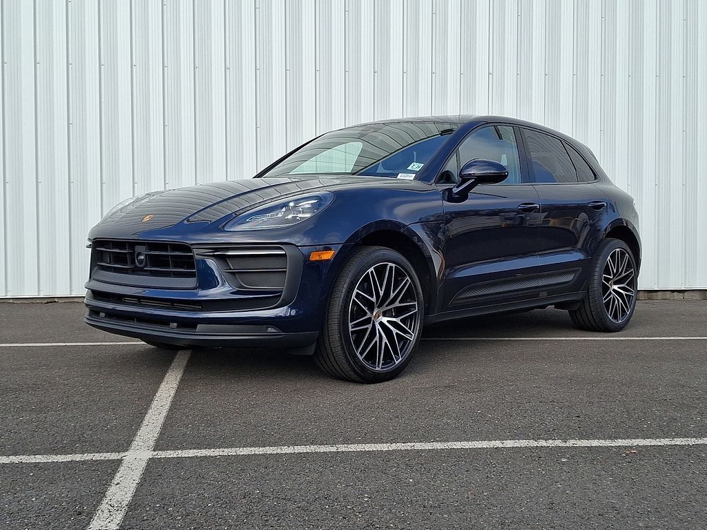 2023 PORSCHE Macan