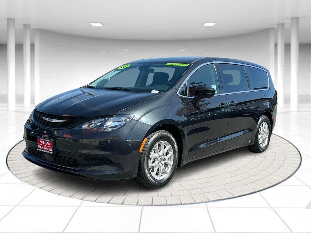 2023 CHRYSLER Voyager