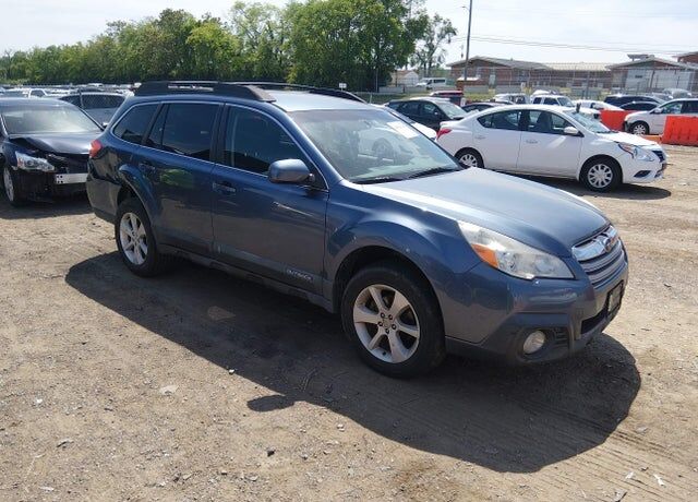 2014 SUBARU Outback