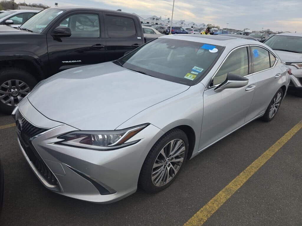 2019 LEXUS ES