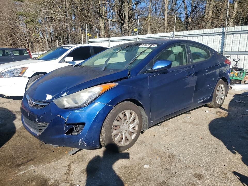 2013 HYUNDAI Elantra