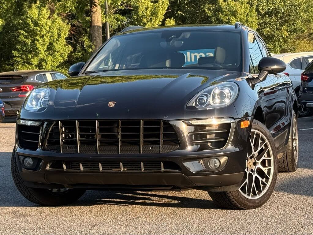 2018 PORSCHE Macan