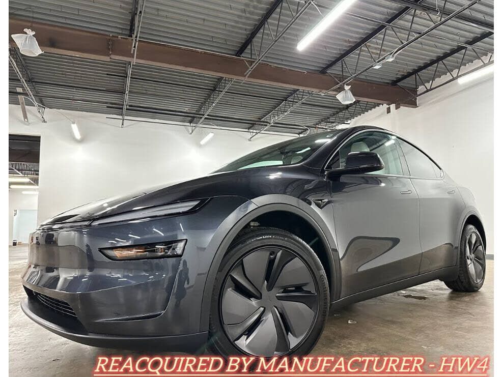 2026 TESLA Model Y