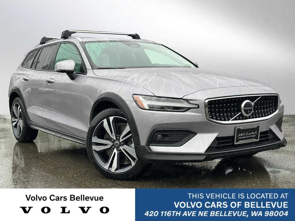 2026 VOLVO V60CC