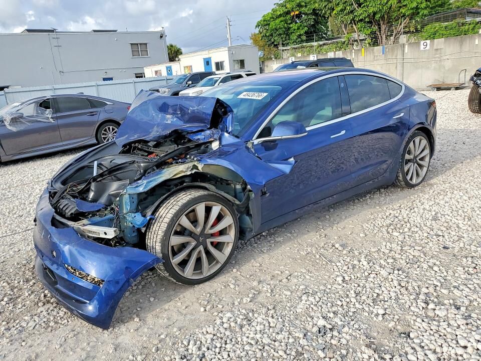2018 TESLA Model 3