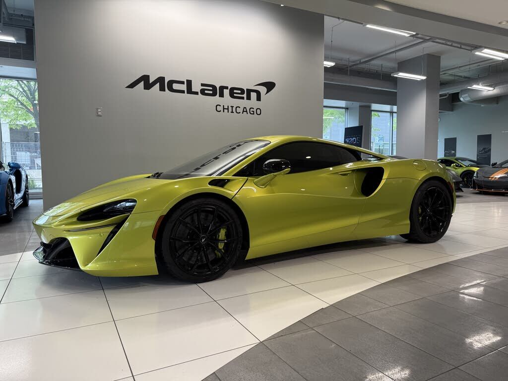 2023 MCLAREN ARTURA