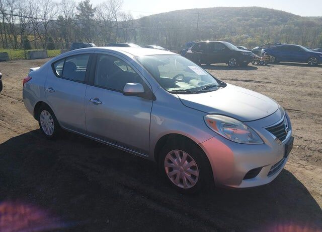 2013 NISSAN Versa