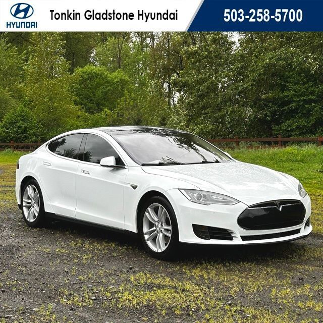 2015 TESLA Model S