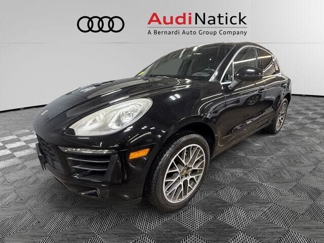 2016 PORSCHE Macan