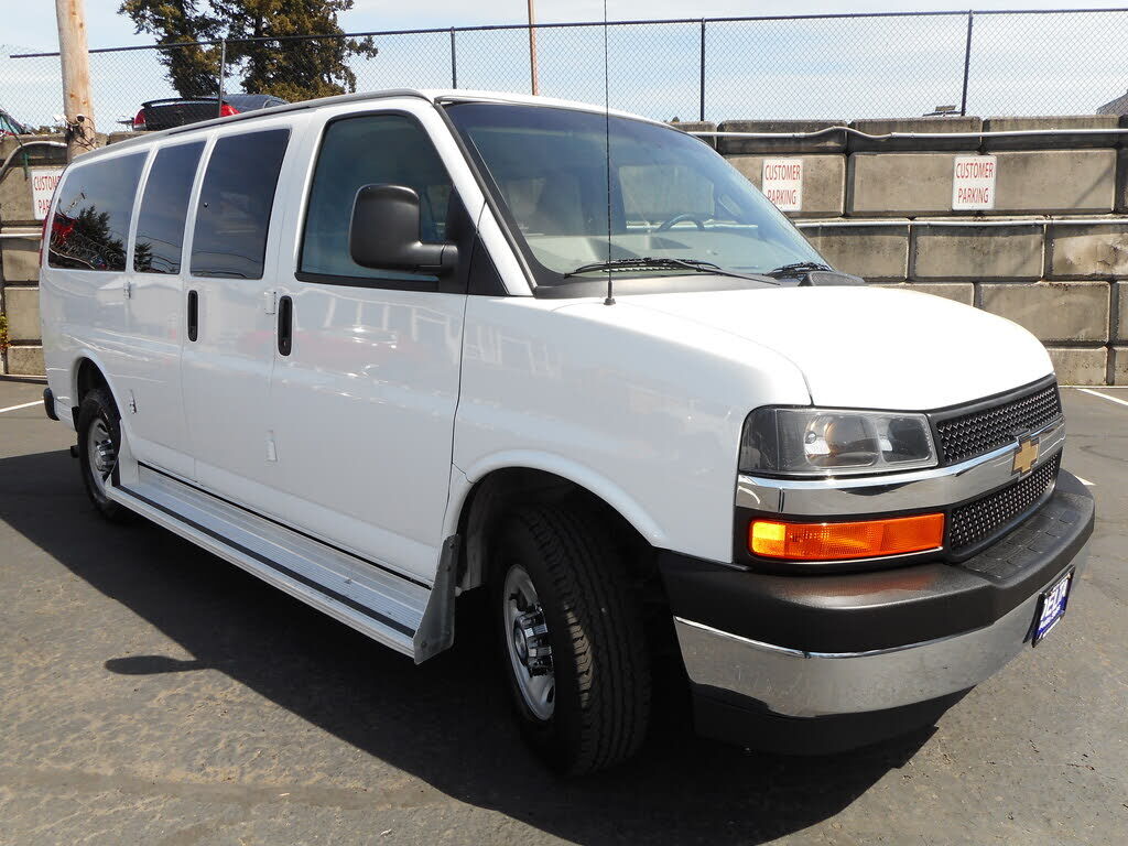 2017 CHEVROLET Express