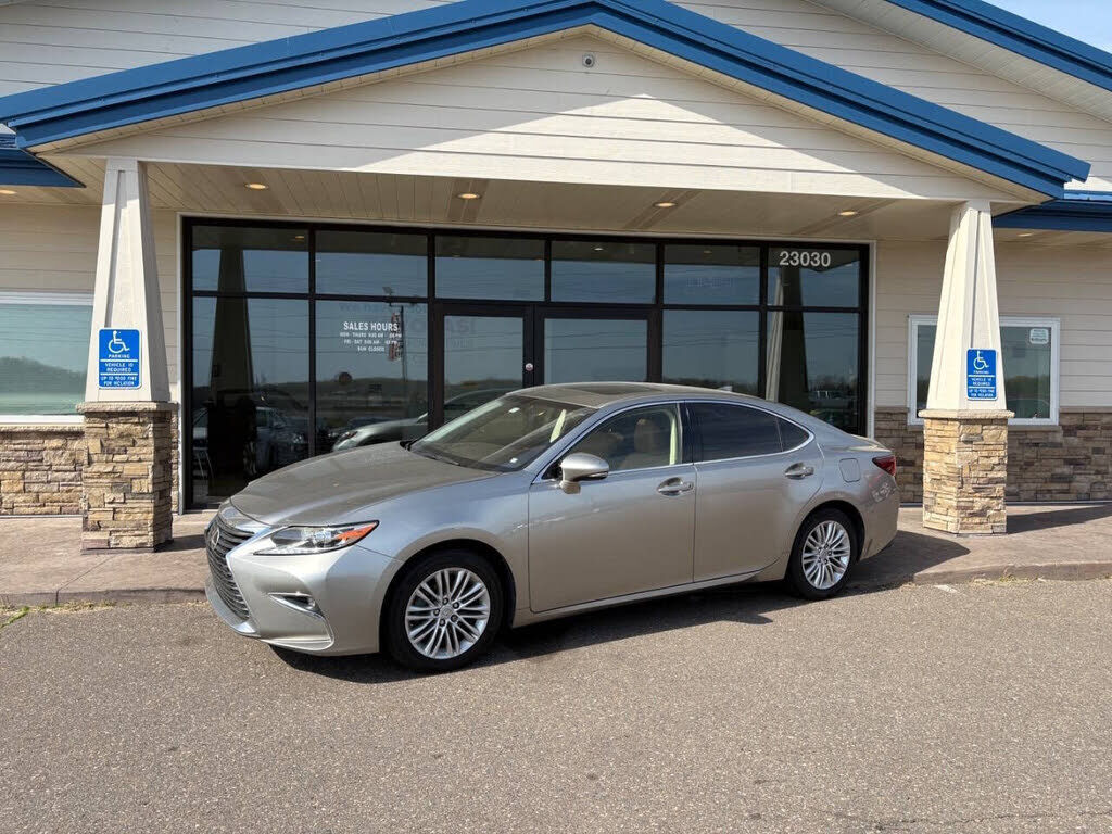 2016 LEXUS ES