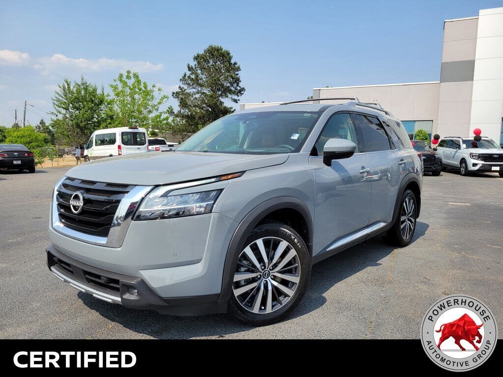 2022 NISSAN Pathfinder