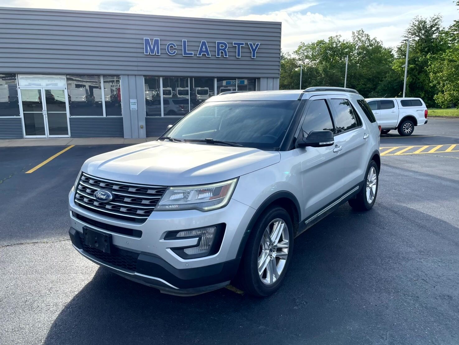 2017 FORD Explorer