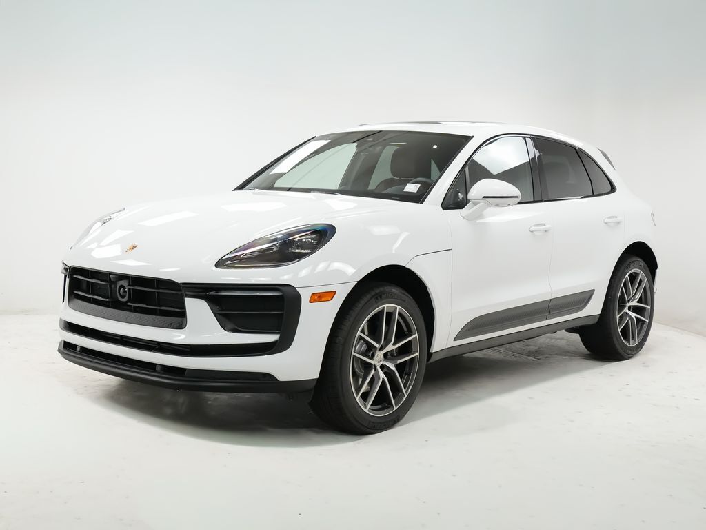 2026 PORSCHE Macan