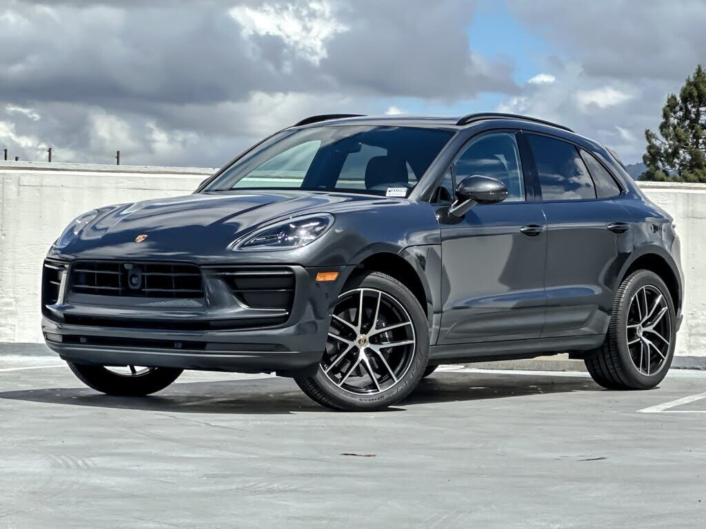 2023 PORSCHE Macan