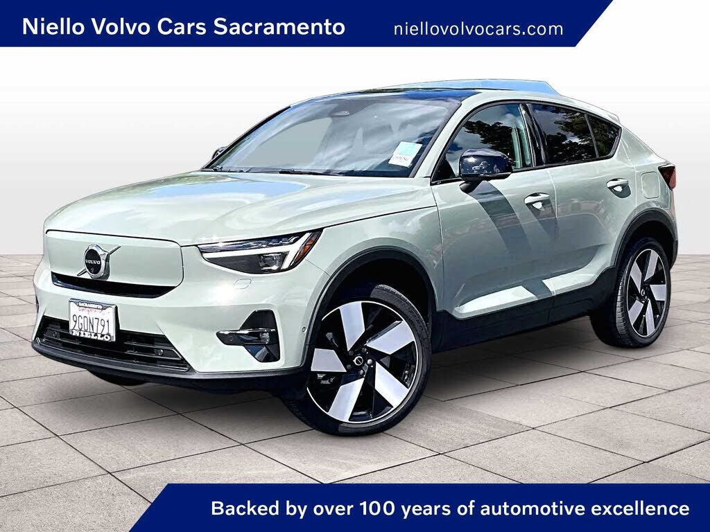 2023 VOLVO C40