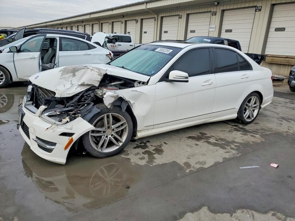 2013 MERCEDES-BENZ C-Class
