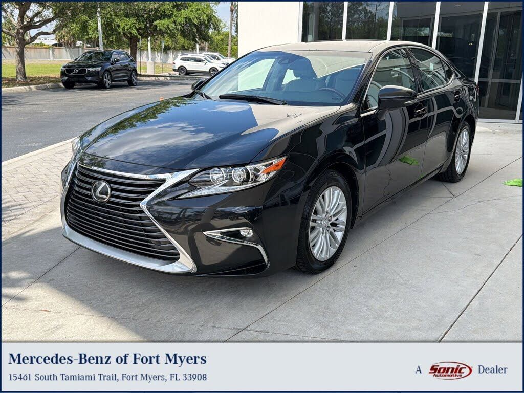 2017 LEXUS ES