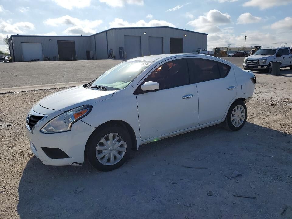 2015 NISSAN Versa