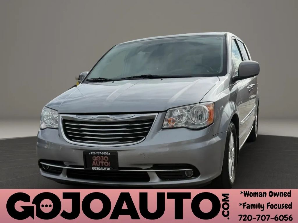 2015 CHRYSLER Town and Country