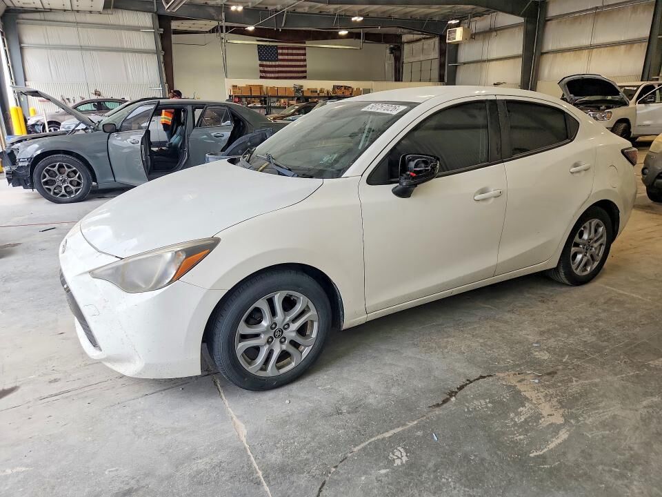 2017 TOYOTA Yaris