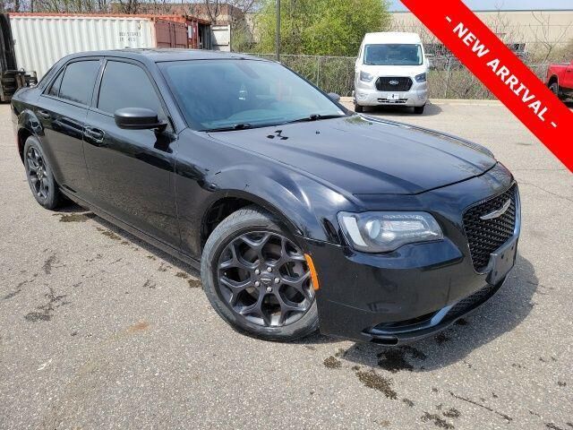 2019 CHRYSLER 300