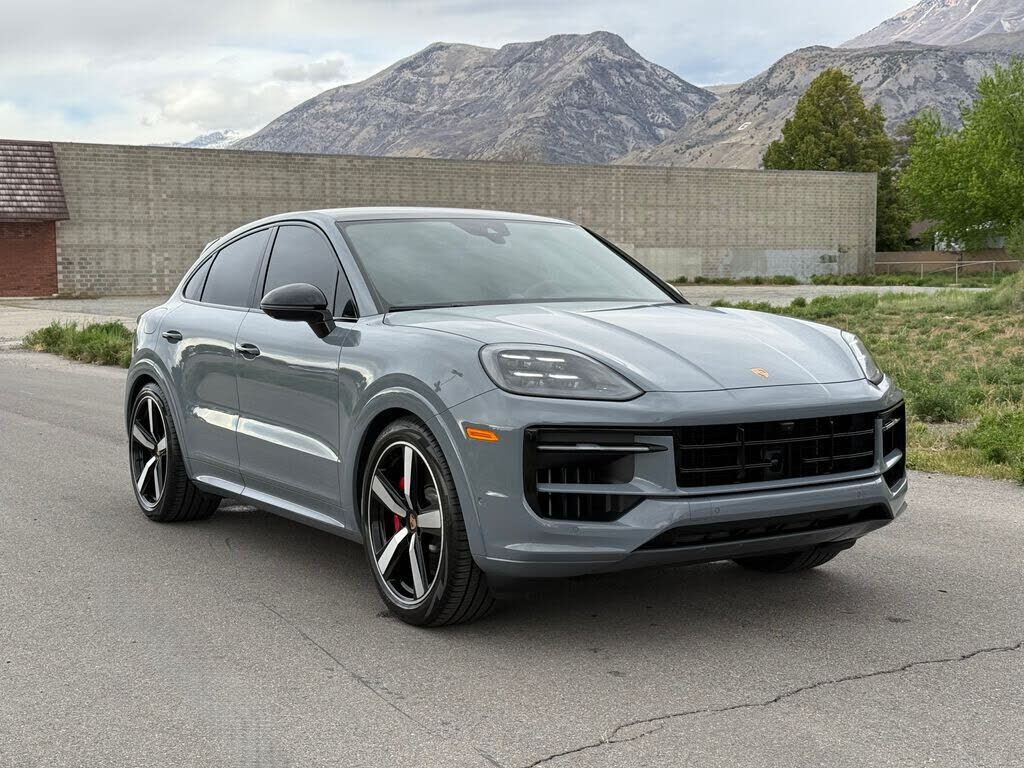 2026 PORSCHE Cayenne