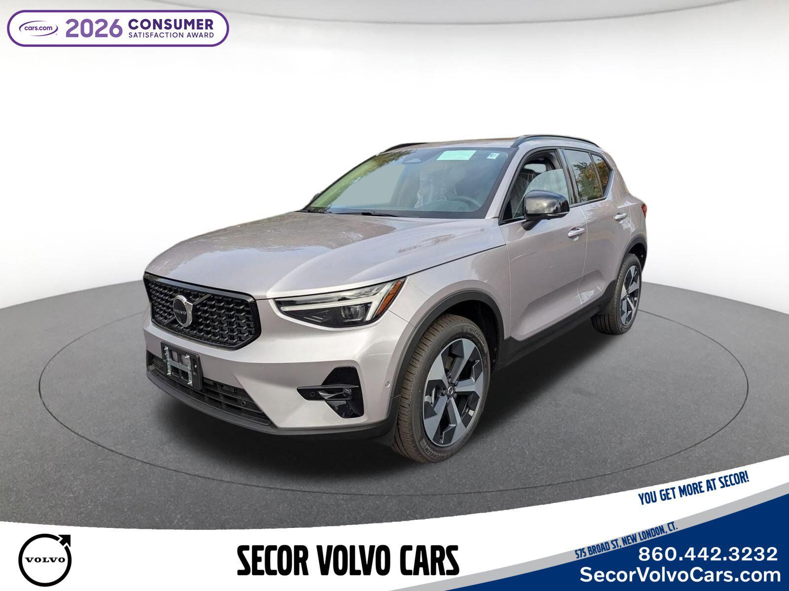 2026 VOLVO XC40