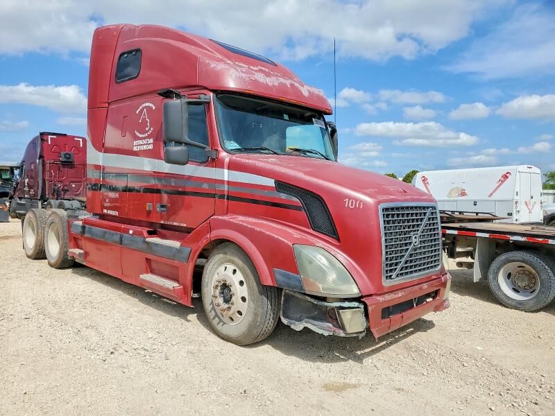2004 VOLVO TRUCK VNL