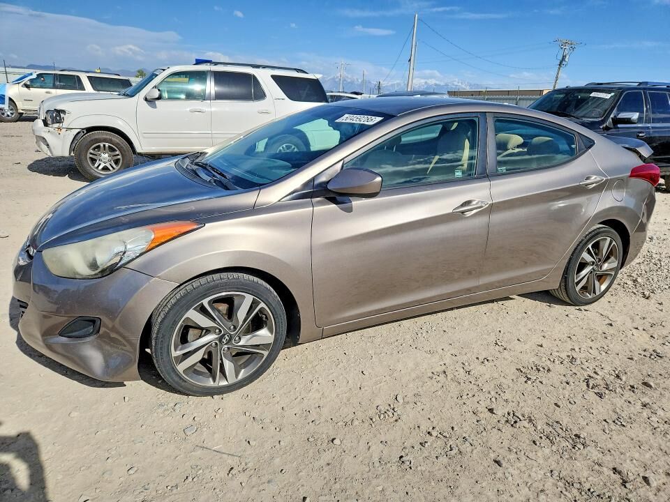 2013 HYUNDAI Elantra