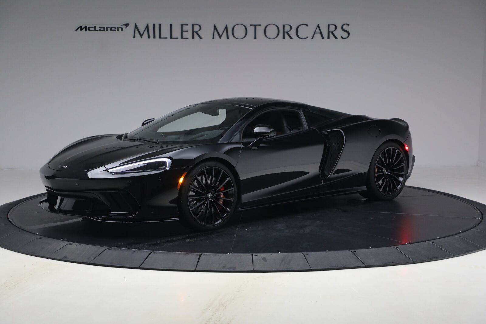 2023 MCLAREN GT