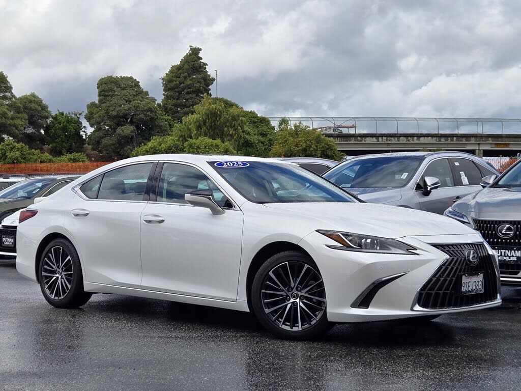 2025 LEXUS ES