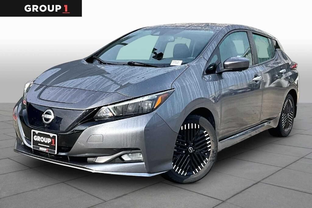 2023 NISSAN Leaf
