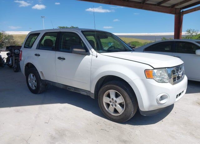 2011 FORD Escape