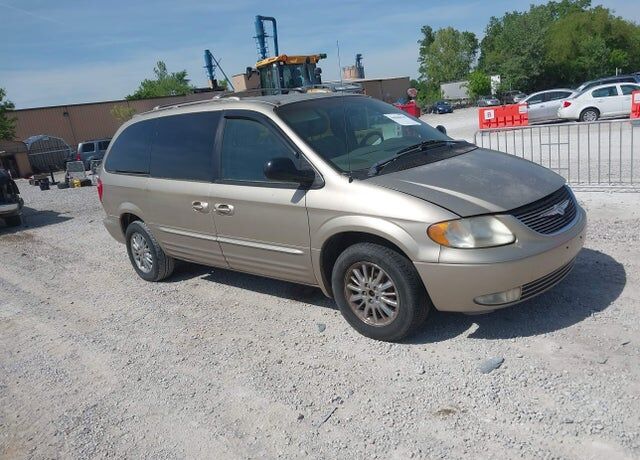 2002 CHRYSLER Town and Country