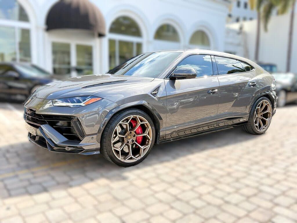 2024 LAMBORGHINI URUS