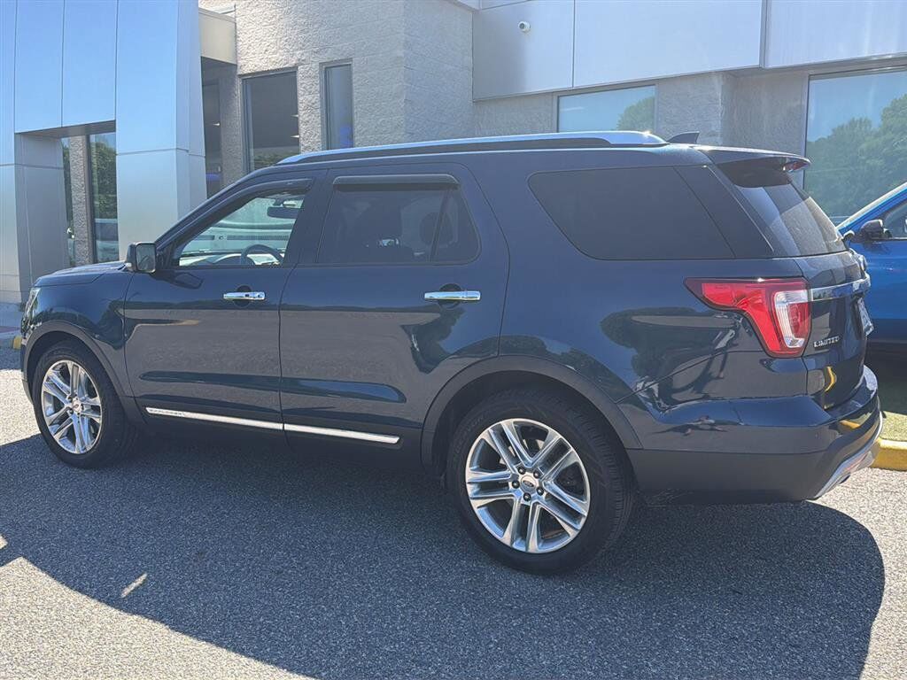 2017 FORD Explorer