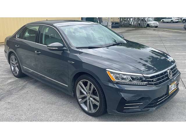 2017 VOLKSWAGEN Passat