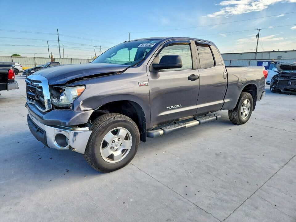 2011 TOYOTA Tundra