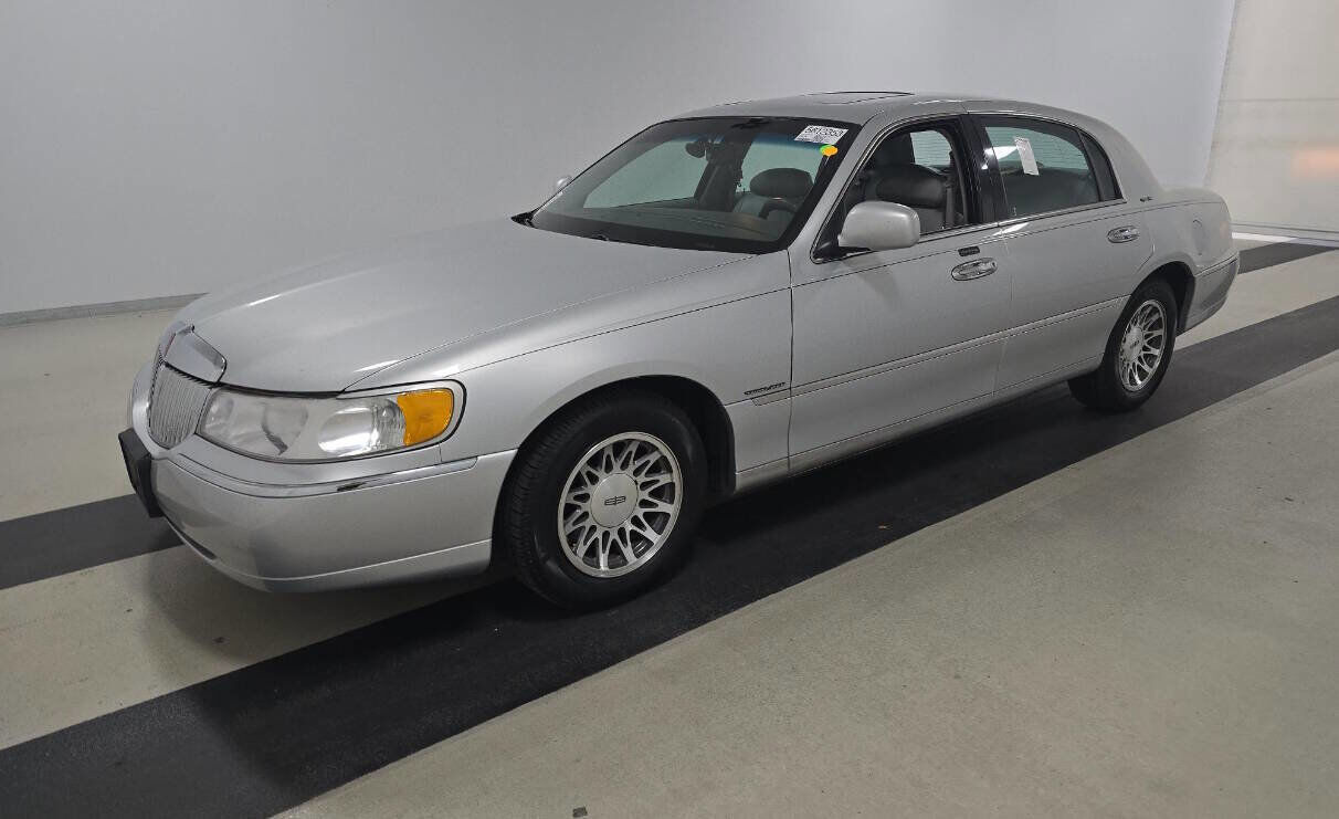 2000 LINCOLN Town Car
