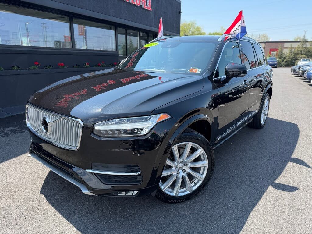 2017 VOLVO XC90