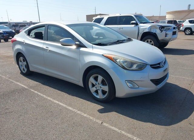 2013 HYUNDAI Elantra